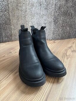 KOŽENÉ BOTY zn. TAMARIS vel. 42