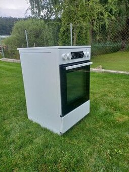 Sklokeramický sporák Gorenje Advanced GECS5C70WA