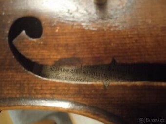 Staré 4/4 housle