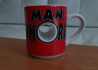 Vtipné hrnky ManWhore s dírou skrz a Penis ucho