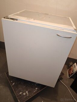 Lednice AEG vestavna