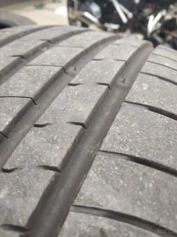 Pneu 215/45 R16 Kumho ECSTA HS51 (č.412)