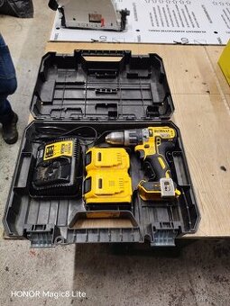 DeWALT DCD796 - 1