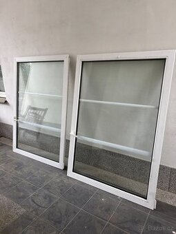 Okno plastové (bez rámu) - 2 kusy