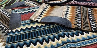 Westernová podsedlová deka z novozelandské vlny MIX