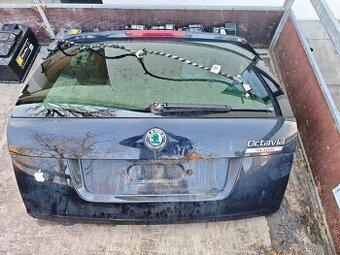 Škoda Octavia 2 facelift 5-vrata černá 9910