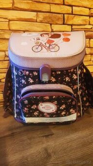 Školní taška/aktovka Ars Una a desky na sešity