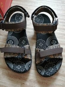 Nové dámské sandály Loap vel. 40