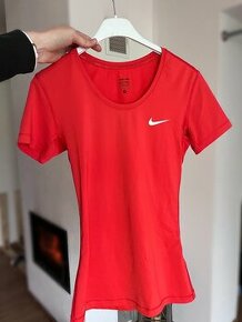 sportovní funkční tričko Nike dri-fit