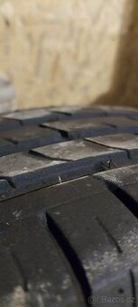 235/55 R19 105W