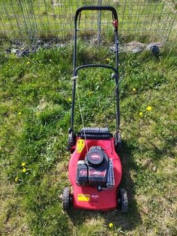 Benzínová sekačka Briggs & Stratton