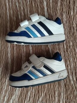 Adidas dětské tenisky velikost 21.