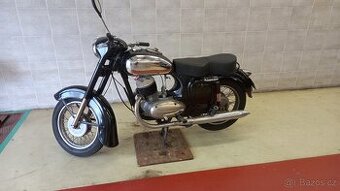 Jawa kývačka 250