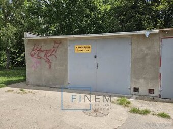 Dlouhodobý pronájem prostorné garáže v centru Kralup nad Vlt