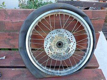Yamaha DT 125r zadní kolo. Nehází dráty všechny ok