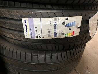 225/50 R19 96W Michelin