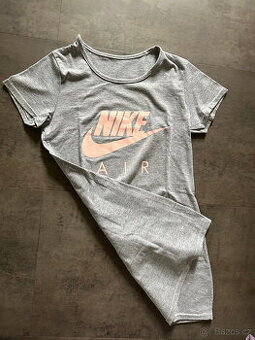 Šaty Nike pro holčičku 134-146