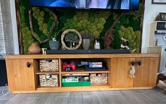 Skříňka pod TV