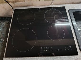 Indukční varná deska Electrolux LIR60430 černá