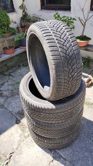 Zimní pneu Goodyear Ultragrip Performance 235/45 r18