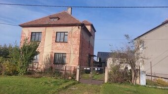 Prodej vily 160 m², pozemek 776 m² Červený Dvůr, Hradec Král