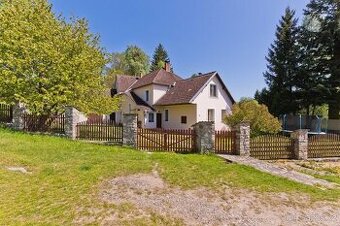 Prodej domu s vlastním lesoparkem u Jindřichova Hradce - 1