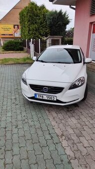 Volvo V40 D2, 84 kW, r. 2015, najeto 95 700 km