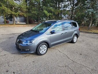 VW Sharan 110kw DSG r.2017 7 míst Navigace ALU USB