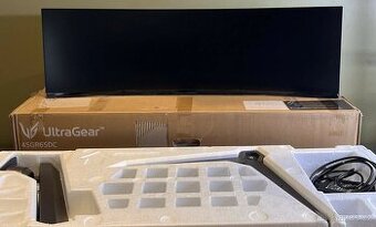 LG UltraGear 45GR65DC – herní zakřivený monitor
