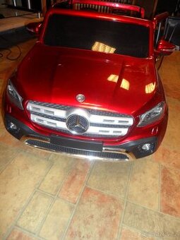 Hecht Mercedes Benz XMX606 červená