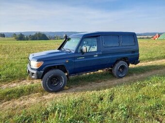 Toyota Land Cruiser HZJ 78