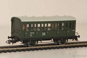 Model vagonu H0 - osobní starý