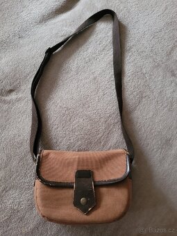 Stylová taška na foto