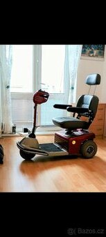 Tříkolka pro seniory a invalidy . Elektrický invalidní vozík