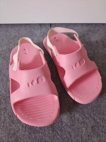 Dívčí pantofle do vody