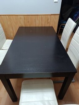 Kuchyňský bytelný stůl