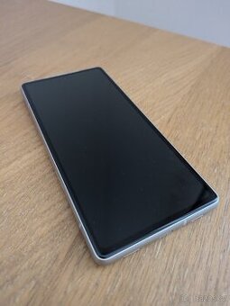 Google pixel 7a - nefunkční displej, jinak plně funkcni