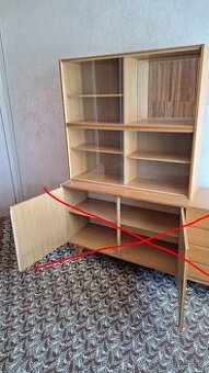 Zachovalé dýhované retro sektorové knihovny