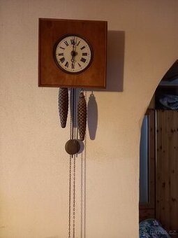 Staré bicí kyvadlové hodiny