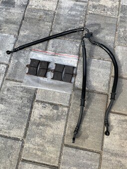Brzdové hadice / destičky Yamaha FZ6, FZ8