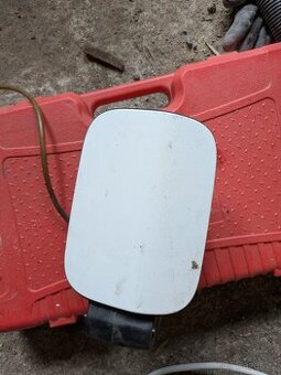 Škoda Superb 2 víčko nádrže