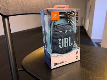 Přenosný reproduktor JBL Clip 4