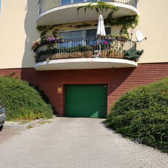 Pronájem garážového stání, Praha 5 - Smíchov, ul. Na Hřebenk