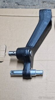 Levé rameno zetor 7745