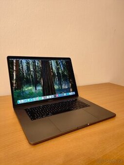 Apple MacBook Pro 2018 – i7 | 16GB | 256GB
