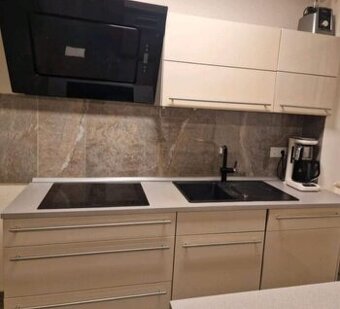 Moderní linka se spotřebiči a ostrůvkem,6227