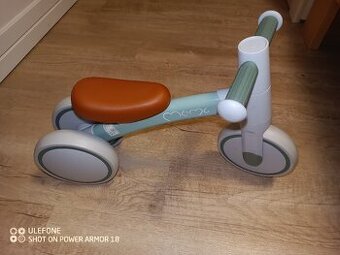 Odrážedlo Momi Tedi zelené