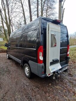 Dodávka s motorem 3,0 IVECO + hydraulické čelo