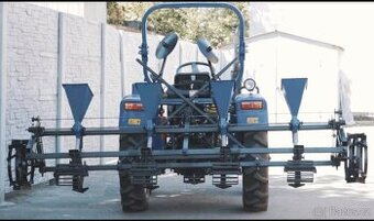 4řádková sadicí jednotka STVT-4 pro malotraktory – zelenina