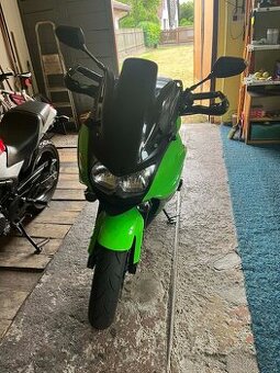 Kawasaki  er 6f